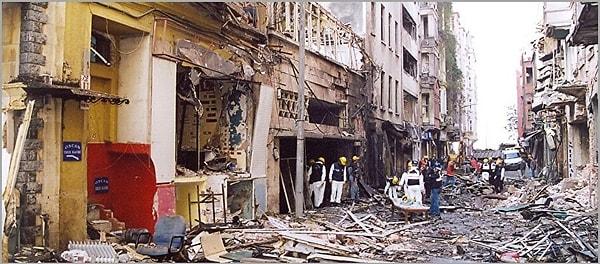 20 Kasım 2003 günü ise saat 11.00 civarında Beyoğlu'ndaki Meşrutiyet Caddesi üzerinde bulunan Birleşik Krallık'ın İstanbul Başkonsolosluğu binasına doğru hareket eden Feridun Uğurlu'nun kullandığı patlayıcı yüklü kamyonetin infilak etmesiyle ikinci saldırı gerçekleştirildi.