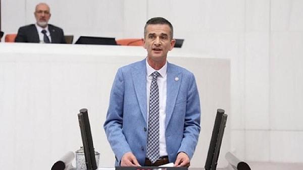 Dikbayır, "partiye bıraktığım para 10 Ocak'a kadar rahat yeter" derken, "çalışanlara zam yapmamak" için Özdemir'in bu söylemde bulunduğunu iddia etti.