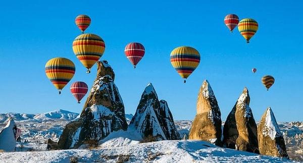 14. ''Kapadokya'da uçan balonlara binmek istiyordu ama benim yükseklik korkum vardı.''