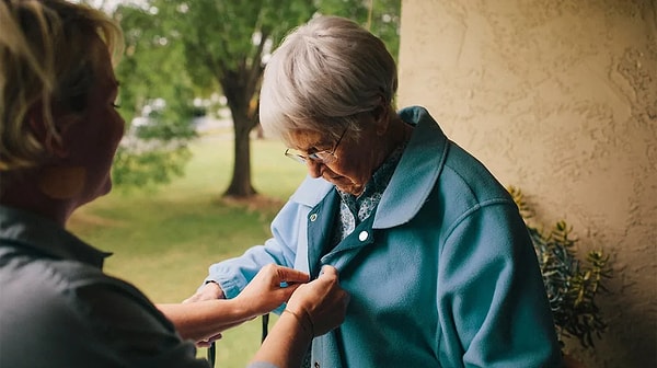 Araştırmacılar yağ ile alzheimer hastalığı arasındaki ilişkinin erkeklerde kadınlara göre daha yüksek olduğunu buldu. Ekip, 40 ila 60 yaşları arasında değişen, ortalama vücut kitle endeksi 32 olan, 54 bilişsel olarak sağlıklı katılımcının verilerini inceledi.