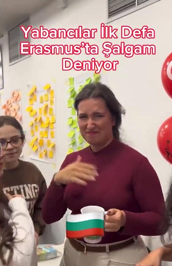 Erasmus programı sayesinde farklı kültürlerden edindiği birçok arkadaşına şalgam deneten genç, verilen tepkileri sosyal medyada paylaştı.
