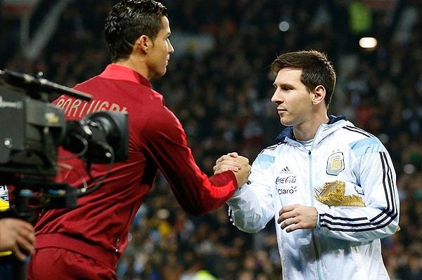 Futbol tarihine altın harfle kazınmış iki isim: Ronaldo ve Messi.