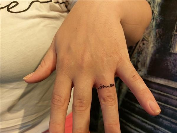 13. "Kız arkadaşımın isim dövmesi vardı ve benim ismim yazılıydı. Sadece iki aydır görüşüyorduk. Benim ismimi dövme yaptırma ihtimali için endişelendim. Sürekli soru sorup, onu sıkıştırdım. "