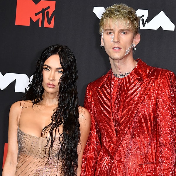 Bir süredir de Machine Gun Kelly ile nişanlı olan 37 yaşındaki oyuncu, geçen hafta da konuk olduğu 'Good Morning America' adlı sohbet programında bu konuda bir açıklama yapmıştı.