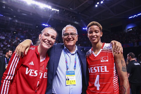 Türkiye Voleybol Federasyonu başkanı Mehmet Akif Üstündağ da sürecin yakından takip edildiğini duyurdu.