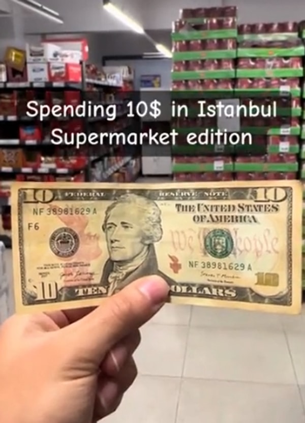 "İstanbul'da 10 Dolar harcamak 'süpermarket  versiyonu'" başlığıyla yaptığı alışverişi paylaşan bir turistin marketten aldıkları tartışmaya yol açtı.