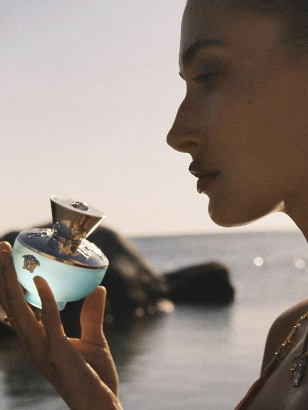 Şehvetli, Genç ve Taze: Versace Dylan Turquoise