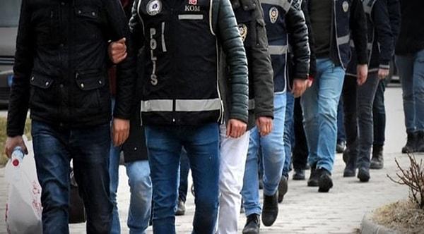 İstanbul Emniyet Müdürlüğü 2022 ve 2023 yıllarında toplam 67 farklı eylemde, 62 sivil şahsın rüşvet verdiği, 46 polis memurunun rüşvet aldığı tespit edilmişti. Bu kapsamda İstanbul, Kocaeli, Bitlis, Muş, Gümüşhane ve Şırnak’ta 46 adrese baskın düzenlenmiş, eylemlere karıştıkları tespit edilen 46 polis memuru yakalanmıştı.