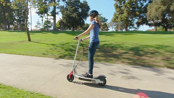 4. Sürüşünüzü hızlandırmak ve eğlenmek isteyenler için elektrikli scooter.