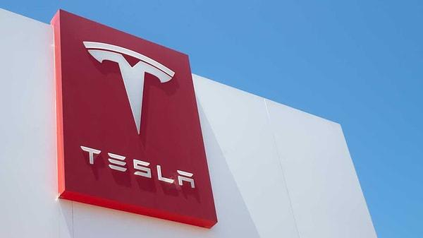 Öte yandan, Çinli rakibinin gölgesinde kalmak istemeyen Tesla da çalışmalarını hızlandırdı. Eylül ayında 5 milyon adet elektrikli araç üretimine ulaşan şirket, 2024'de bu sayıyı 6 milyona çıkararak BYD'yi tekrardan geride bırakmayı hedefliyor.