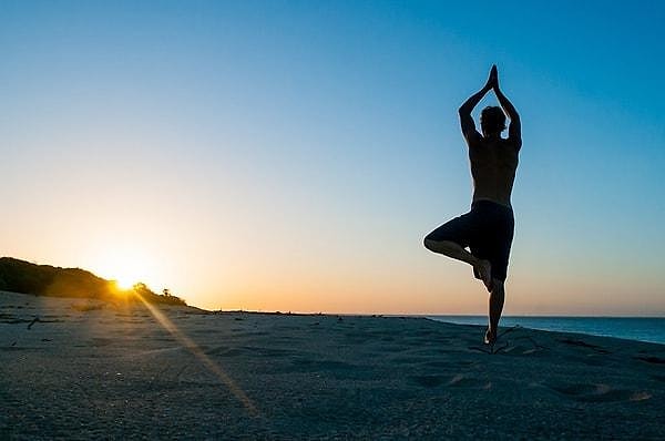 Tamraz, yogi ve guru olan kocasının kendisinin manevi rehberi ve lideri olduğunu da söyleyerek kocasının korkunç biri olduğunu anlattı.