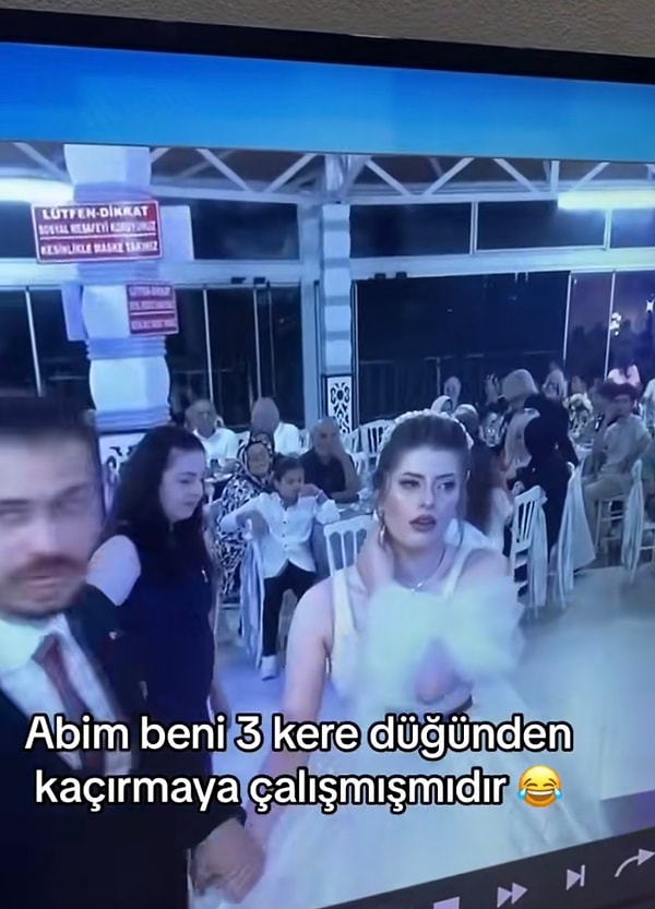 “Abim beni 3 kere düğünden kaçırmaya çalışmış mıdır” notuyla paylaşılan videoda abinin takdir edilesi bir çabası vardı.