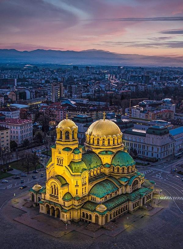 7. Alexander Nevsky Katedrali, Sofya, Bulgaristan: