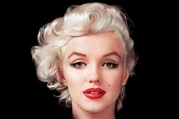 Bugün ise Marilyn Monroe'ya birebir benzeyen Suzie Kennedy adında kadını tanıtacağız sizlere.