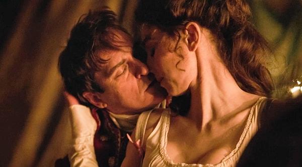 Peki tarihi bir biyografik filmi olarak lanse edilen ancak Napolyon'un seks hayatını konu alan bu film hakkında sosyal medyada ne konuşuldu? Gelin hep birlikte onlara bakalım.