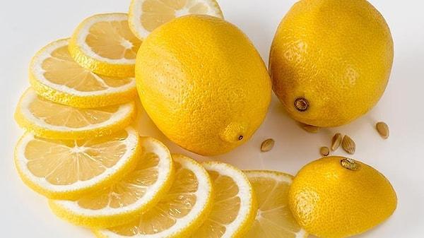 Limon üreticisinin mağduriyeti devam ediyor. Geçtiğimiz günlerde Mersin’de yaşanan dolu hadisesi sonrası mayer limonda alım satım tamamen durdu.