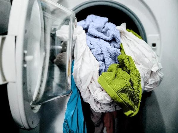 8. Islak çamaşırlarınızın makinede bekleyip, küf kokmasını istemiyorsanız, gecikmeli başlatma özelliğini kullanın. Böylece belirlediğiniz gecikme süresiyle yıkamayı başlatır.
