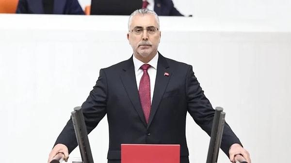 Bakan Vedat Işıkhan, asgari ücretle alt sınır belirlenmediğini belirtirken, Cumhurbaşkanı Erdoğan'ın "enflasyona ezdirmeme" sözlerini hatırlattı.