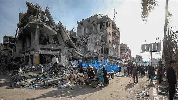 Dünyanın farklı yerlerinde İsrail'in Gazze'ye yaptığı saldırılar tepki görmeye devam ediyor. Bu tepkilere son eklenen ise ABD'nin önemli üniversitelerinden biri olan Columbia Üniversitesi'nde yaşandı.