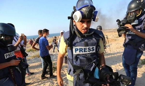 Saldırıda, aralarında Savvaf'ın gazeteci olan babası Mustafa es-Savvaf, annesi, iki erkek kardeşi ve onların çocuklarının da bulunduğu 47 kişi yaşamını yitirdi. AA serbest kameramanı Savvaf ise yüzünden yaralanmıştı.Öte yandan İsrail ordusu, “insani ara"nın ardından abluka altındaki Gazze Şeridi’nde 200‘den fazla yere saldırı düzenlediğini açıkladı.
