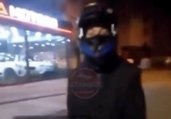 Motosiklet kaskıyla video çeken bir genç, ateş açtığı anları sosyal medyada paylaştı.