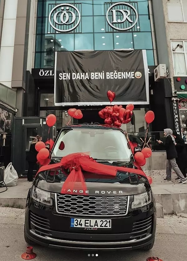 "Şimdi ben dosyanın avukatı olarak, ELA plakalı Range Rover'in 1 ay sonra 5 yaşını dolduracağını ve bundan aylar önce 6 milyona alındığını söylesem, inanmak kimsenin işine gelmez..."