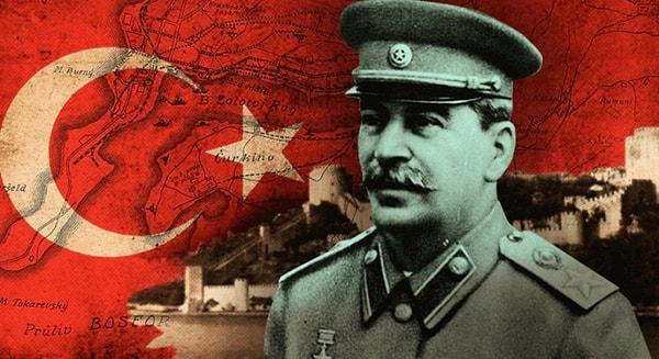 Türkiye'nin savaşın dışında kalması, Sovyet Rusya'yı çok öfkelendirdi. Milyonlarca insanını kaybeden Rusya, Türkiye'nin savaşın dışında kalmayı tercih etmesinin bedelini ödemesi gerektiğini düşünüyordu.