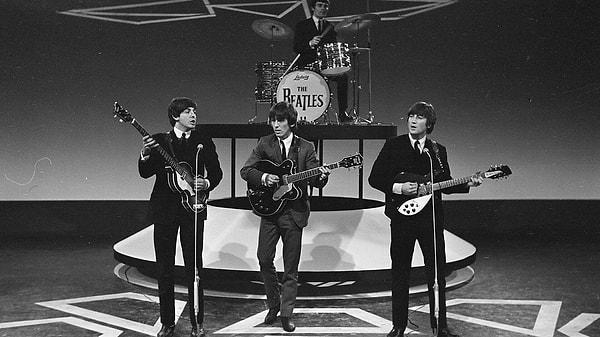 'The Beatles’ın efsane ismi John Lennon cinayetini konu alan 'John Lennon: Murder Without a Trial' belgeseli yarın (6 Aralık) Apple TV'de yayınlanacak.