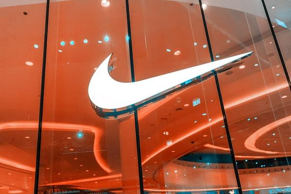 9. Yüzde 7 büyüme ile 1 sıra yükselen ünlü spor giyim markası Nike'ın marka değeri 53 milyar 773 milyon dolar.