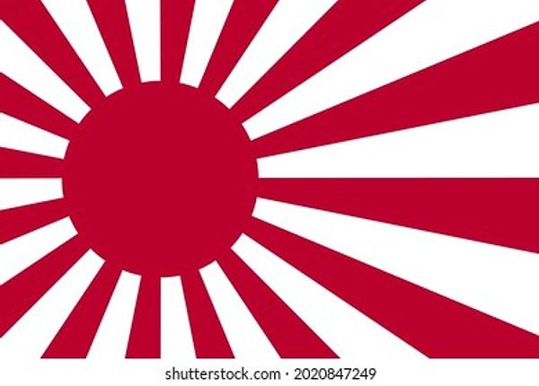 Japon İmparatorluğu, 1940 yılında Almanya ve İtalya ile iş birliği anlaşması imzalayarak mihver devletlerini oluşturdu. Bu durum Japonya-ABD ilişkilerini olumsuz yönde etkiledi. ABD, Japonya'nın en hayati ihtiyaçlarından petrol kaynaklarını kesme kararı aldı.