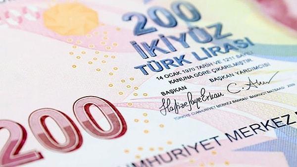Tedavüle giren yeni 200 liralik banknotlarda, bir önceki banknotlardan farklı olarak, Merkez Bankası Başkanı Hafize Gaye Erkan ve Başkan Yardımcısı Osman Cevdet Akçay'ın imzaları bulunacak.