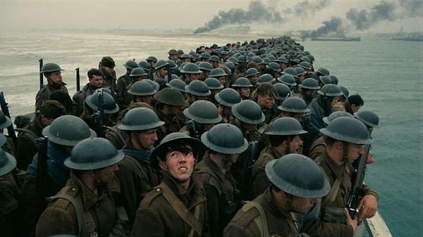 Dunkirk filmi, Tom Hardy, Harry Styles ve Murphy'nin başrollerini paylaştığı, Fransa Muharebesi ve Dunkirk Tahliyesi'ni anlatarak 527 milyon dolar hasılat elde etti.