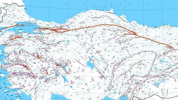 Marmara Denizi'nde olan 5.1 ve 4.2'lik depremler sonrasında dikkatler Marmara depremine çevrildi. Deprem Bilimci Prof. Dr. Şener Üşümezsoy, beklenen depreme ilişkin yurttaşa uyarılarda bulundu.