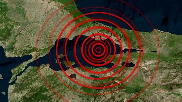Deprem uzmanlarının ve Prof. Dr. Naci Görür'ün sıklıkla 'İstanbul'da 7'nin üzerinde deprem bekliyoruz' açıklamalarını değerlendiren Prof. Dr. Üşümezsoy, Marmara Denizi'ndeki fayın ölü bir fay olduğuna dikkat çekti.