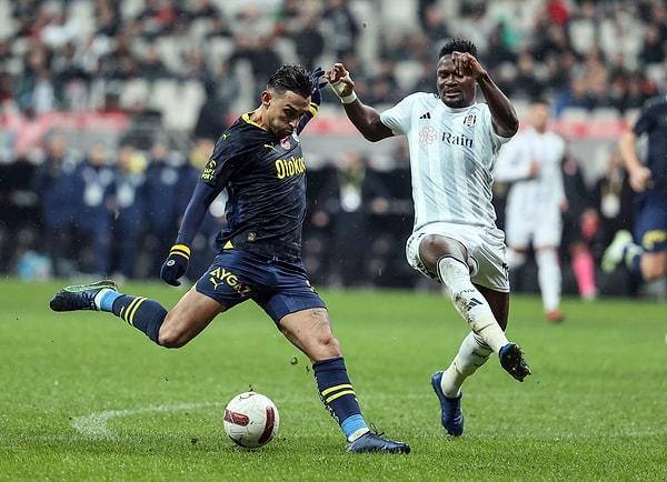 Karşılaşmada son sözü Sebastian Szymanski söyledi. Attığı muhteşem golle Fenerbahçe'yi 3-1 öne geçirerek maçın skorunu tayin etti.