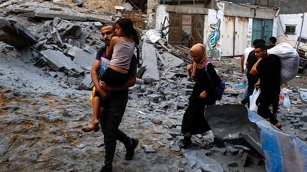 İsrail'in 7 Ekim tarihinden itibaren Gazze'ye yaptığı saldırılarda 17 bin 700 Filistinli hayatını kaybetti.