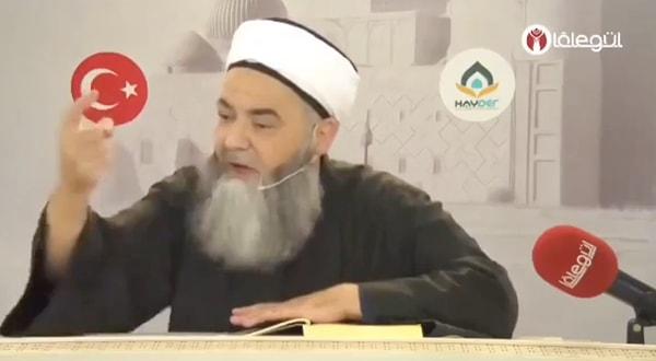 Cübbeli Ahmet, İsmailağa Cemaatine ait Lalegül TV'de yaptığı bir konuşmada "Araplar faziletli bir millettir ya. Arabı sevmek imandır, sevmemek kafirliktir" ifadelerini kullandı.