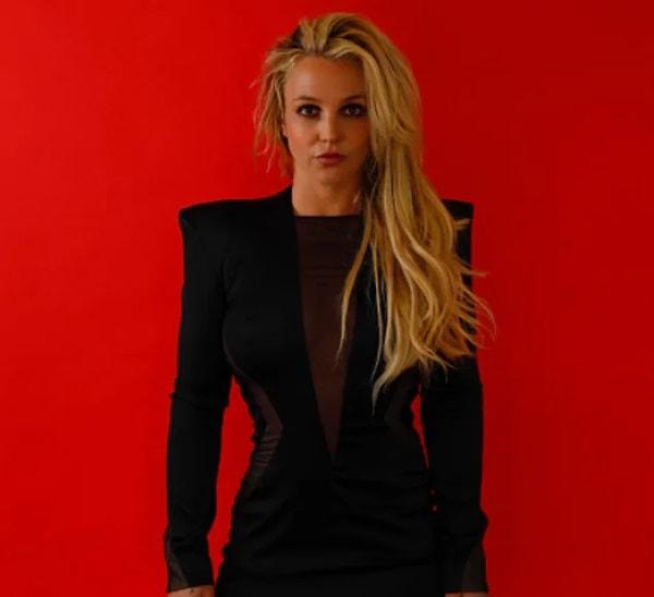 Tam anlamıyla yapayalnız olan ya da yalnızlaştırılmaya çalışılan Britney için sektörden hiçbir meslektaşı sesini çıkarmadı.