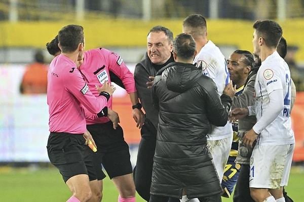 Ankaragücü - Çaykur Rizespor maçının ardından gerçekleşen saldırıda hakem Halil Umut Meler yeğe yığıldı.