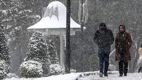 "İstanbul'da yer yer kar yağışı ihtimali de var. Atkı, bere ve eldivenleri hazırlayın..."