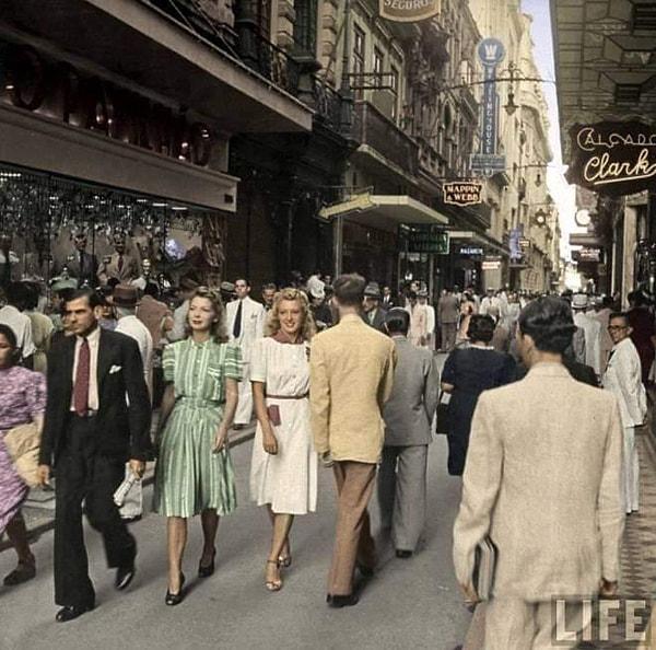 8. 1940 yılında Brezilya'nın başkenti Rio de Janeiro'daki Brezilya caddesi.