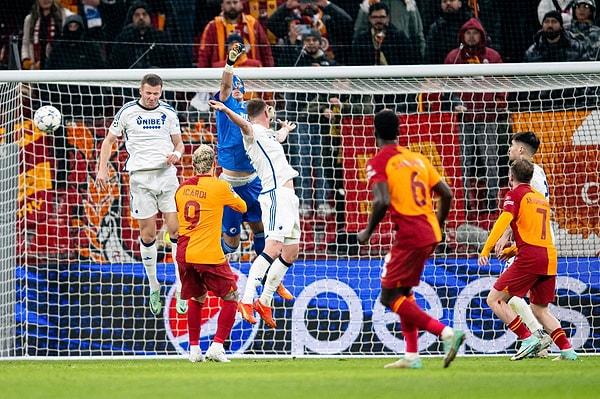 Daha önce UEFA Kupası'nı kazandığı sahada yeniden UEFA Avrupa Ligi'nden yoluna devam edecek Galatasaray, Şampiyonlar Ligi'nde 5 puan topladı.