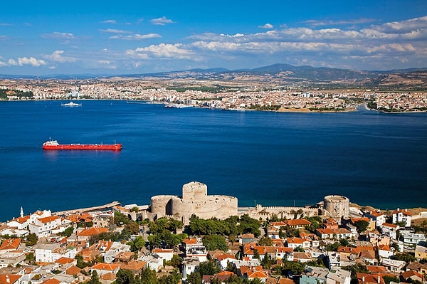 Sosyal medya platformu X'te bir kullanıcı, Türkiye haritasına bakıp, kendi gözlemlerini paylaştı ve Çanakkale'nin hak ettiği değeri görememesinden duyduğu merakı dile getirdi.