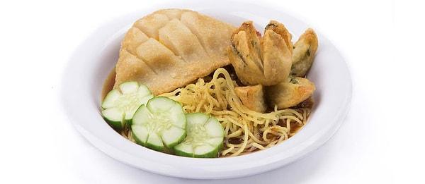 3. Temelinde iki farklı un kullanılan meşhur Endonezya yemeğinin ismi ne olabilir?