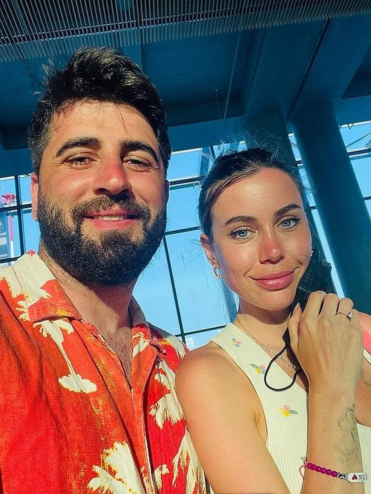 İhanet Görüntülerinin Ardından Boşanan Esin Çepninin Aşk Pozlarına 