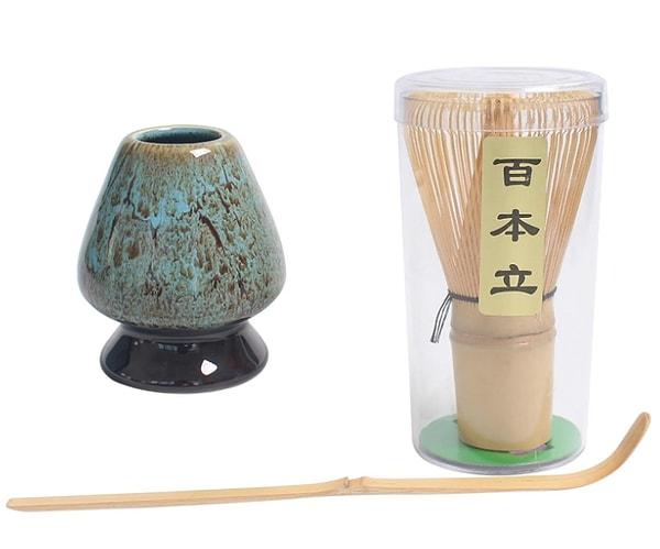 11. Matcha yeşil çayını çok seven bir sevgiliniz varsa: Geleneksel Japon Çay Kültürü Çırpma Seti doğru bir hediye olacak.