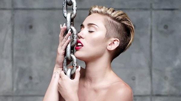 10. "Miley Cyrus'ın Wrecking Ball klibi düşünüldüğü kadar çılgınca değildi. Kendi kendilerini abarttılar."