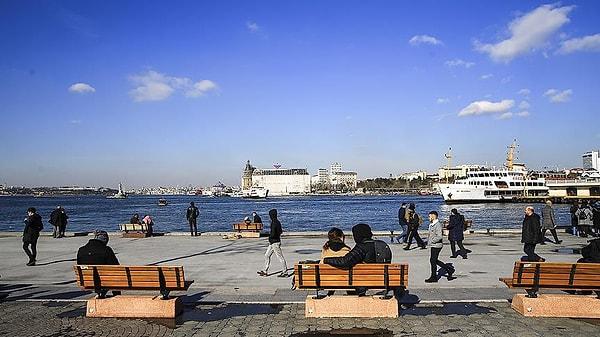 İstanbul'da ise hafta başından çarşamba gününe kadar yazdan kalma güneşli bir hava hakim olacak.