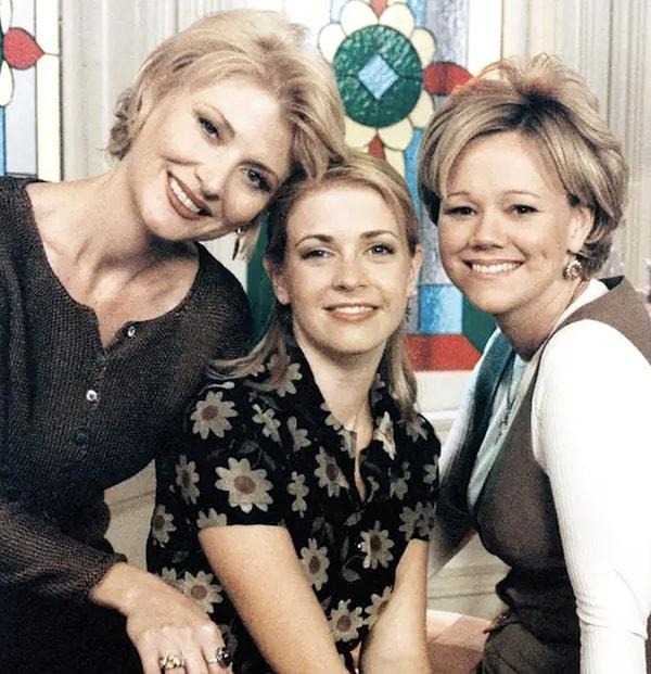 15. Beth Broderick, Melissa Joan Hart ve Caroline Rhea- Sabrina the Teenage Witch (1996)