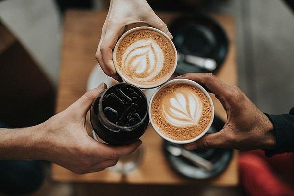 Kavurma sıcaklığındaki artışla birlikte, soğuk ve sıcak demleme kahveler arasındaki TA farklarında da hafif bir artış gözlendi, bu da kavurmanın ekstraksiyon süreçlerini etkilediğini gösteriyor."